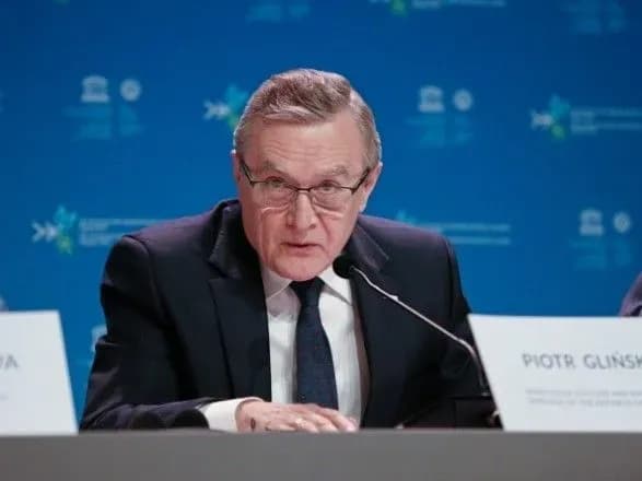 Міністр культури Польщі планує приїхати до України на могили поляків, вбитих НКВС