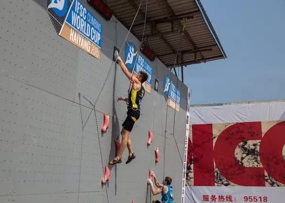 Українець виборов нагороду на Кубку світу зі скелелазіння