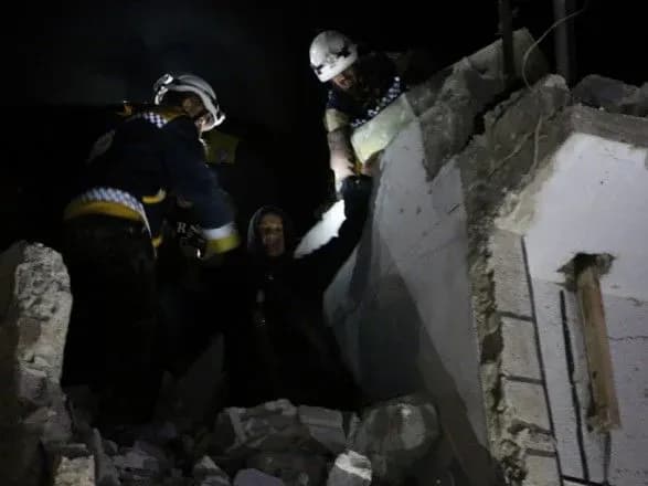 У Сирії біля лікарні вибухнув автомобіль, 12 осіб загинули