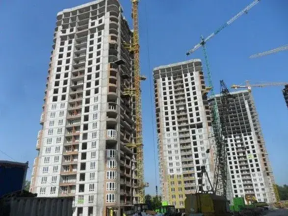 У ЖК на Каховській завершено моноліт перших будинків