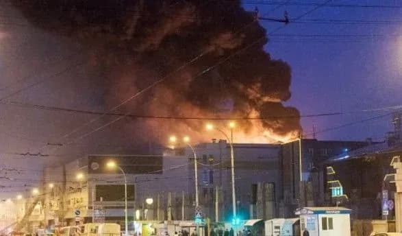 Процес знесення згорілого ТЦ "Зимова вишня" почався у Кемерові