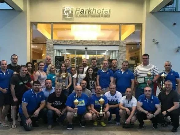 Українські пауерліфтери вибороли майже 30 медалей чемпіонату Європи