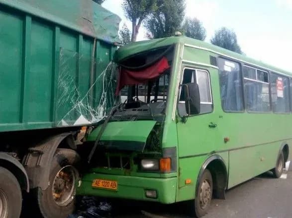 Водій втратив свідомість: з'явилися нові подробиці масштабної ДТП у Кам'янському