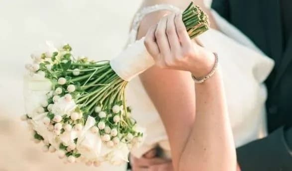 Весільна лихоманка: британців здивували набором дивних товарів