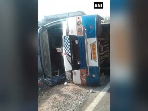 Масштабна ДТП в Індії: є жертви