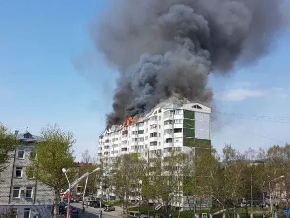 У російському Південно-Сахалінську горить житловий будинок