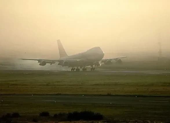 Агресивний уболівальник "Ліверпуля" заблокував вихід пасажирів із літака у “Борисполі”