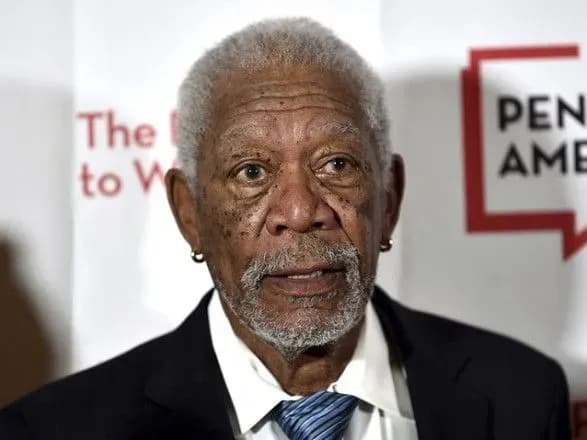 Морган Фріман відкинув звинувачення в домаганнях, але визнав, що міг невдало жартувати