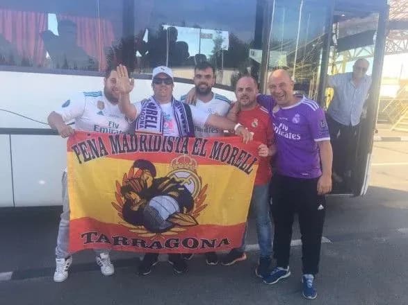 Більше половини уболівальників "Ліверпуля" та "Реалу" уже залишили Україну