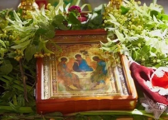 Українці сьогодні відзначають Трійцю