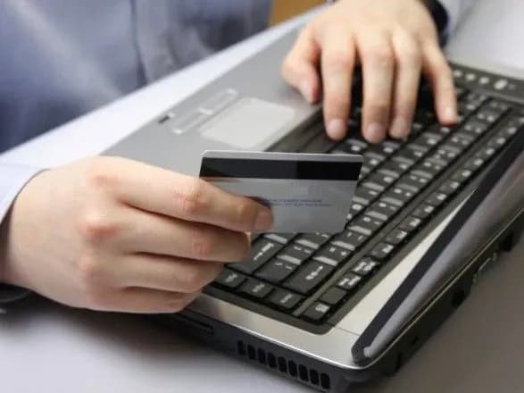 "Укрзализныця" объяснила перебои в системе онлайн-продажи билетов высокой загруженностью