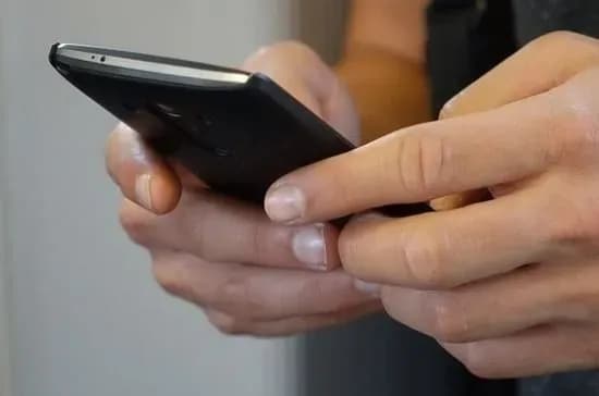 Хотела проучить мужчину: в Запорожье пьяная женщина "заминировала" кафе