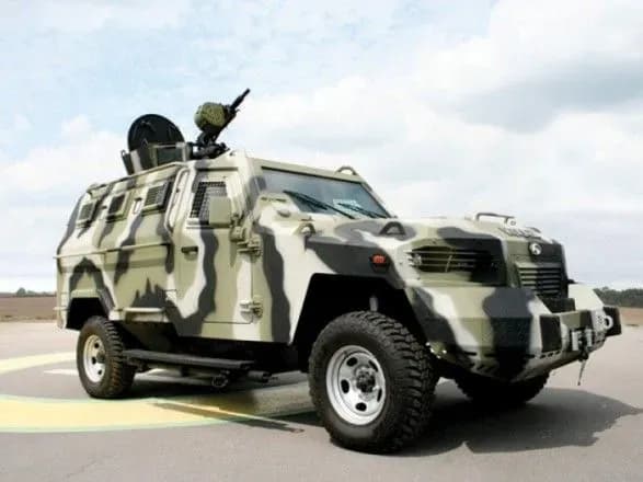 Бойовики на Донбасі обстріляли бронемашину прикордонників