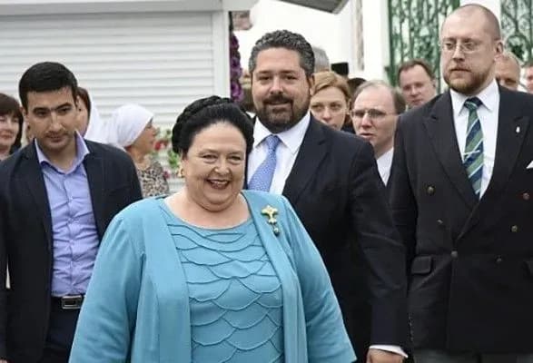 На Lada по мосту: княжна Марія Романова приїхала в окупований Крим