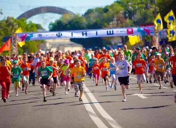 У Києві стартував “Пробіг під каштанами”: 5 дистанцій, 10 тисяч учасників та більше 200 команд