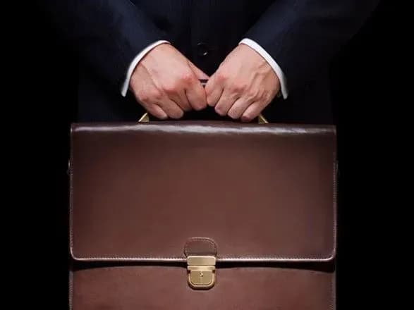 Раду закликали закрити "кадрові борги"