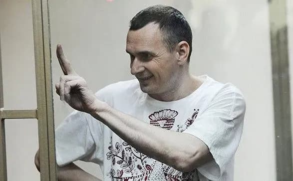 Американський ПЕН-центр вимагає негайно звільнити Сенцова