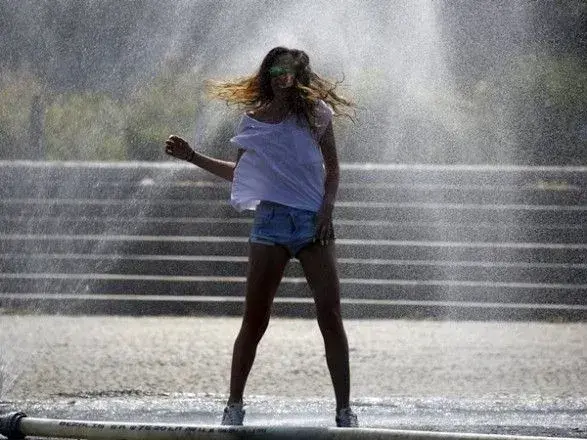 Завтра в західних областях України повітря прогріється до +32