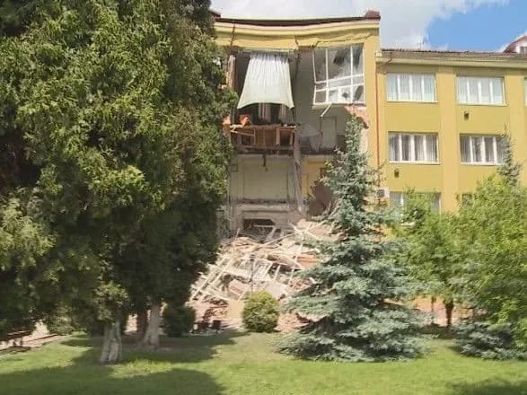 У Коломиї знову обвалилась стіна в економіко-правовому коледжі