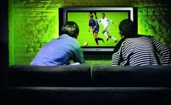 Мешканка Ізраїлю готова подати в суд на чоловіка через ЧС-2018