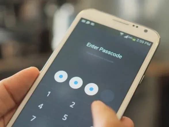 Спонсор Brexit Бенкс визнав передачу Кремлю номеру телефону кампанії Трампа