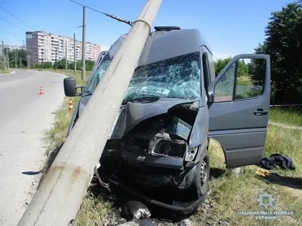 У Запоріжжі маршрутка на смерть збила пішохода