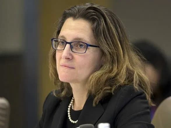Глава МЗС Канади сподівається, що США переглянуть рішення про мита на сталь