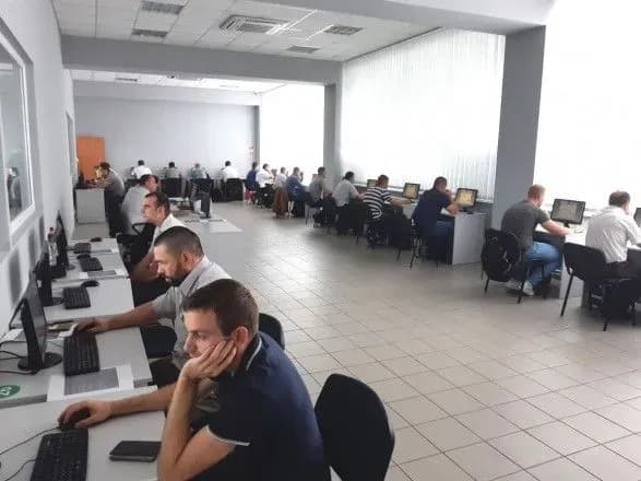 Кандидати у ДБР продовжують дивувати результатами