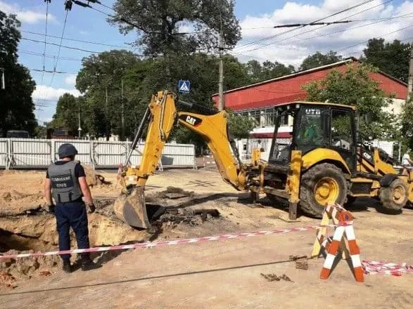 Під час земляних робіт у Чернігові знайшли арсенал боєприпасів