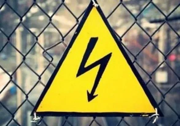 У Львові на будівництві чоловіка вразило струмом