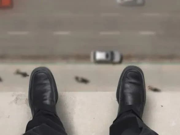 Во Львове дедушка выбросился из окна квартиры