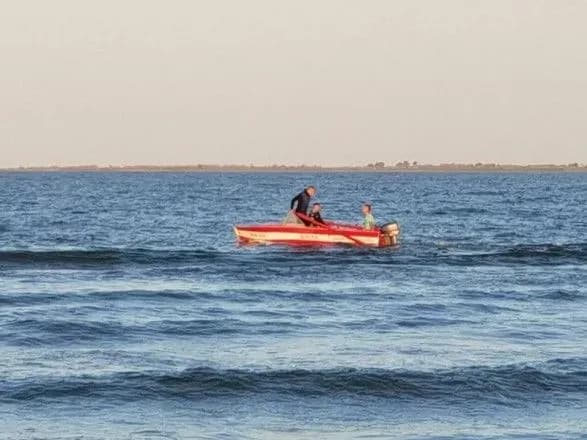 На Одещині продовжують шукати хлопчика, якого накрило хвилею в морі