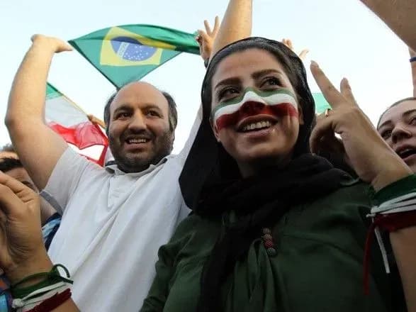 Через ЧС-2018 та тиск ФІФА в Ірані жінкам вперше за 40 років дозволили слідкувати за футболом на стадіоні