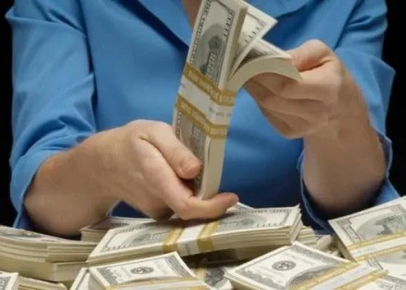 Україна в цьому році має витратити 130 млрд грн на обслуговування боргів - Гройсман