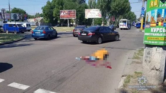 У Миколаєві маршрутка на смерть збила пішохода