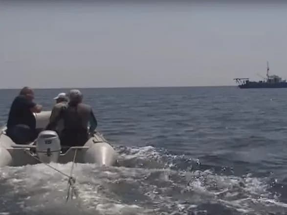 Розмінування судна часів Другої світової: знищили вже майже 200 артснарядів