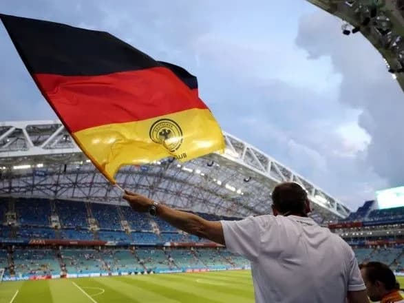 ЧС-2018: чинний чемпіон світу у меншості вирвав першу перемогу