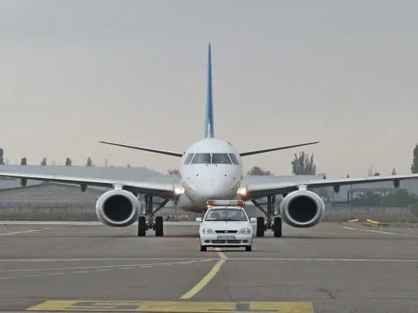 В Одесі екстрено сів літак, який летів у Барселону