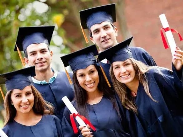 За сім років кількість українських студентів за кордоном зросла майже утричі