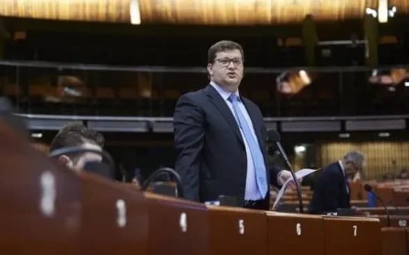 Генсек РЄ однією рукою просить Путіна помилувати Сенцова, а іншою рекламує РФ - Ар’єв