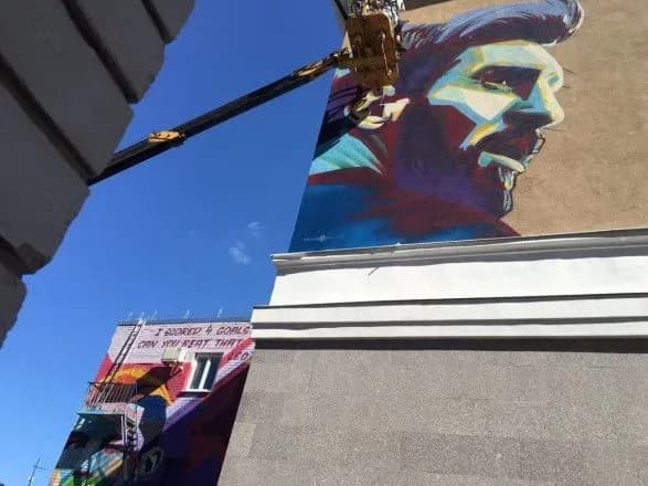 ЧС-2018: збірну Аргентини поселили біля будинку з зображенням Роналду, тепер там додали Мессі