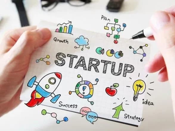 Українські розробники створили бездротову зарядку для смартфона