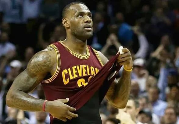 Олімпійський чемпіон з баскетболу Джеймс став одноклубником Михайлюка