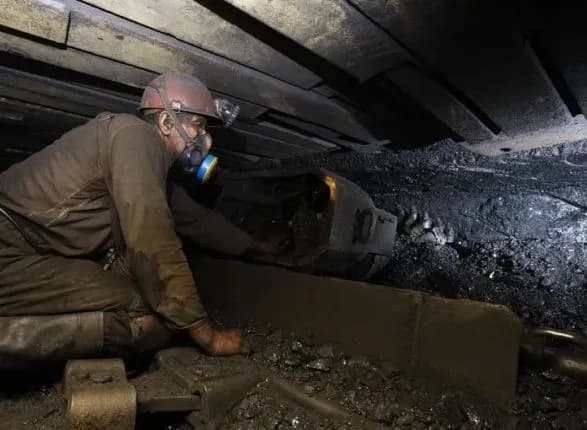 Один із учасників підземного страйку гірників на Волині опинився у лікарні