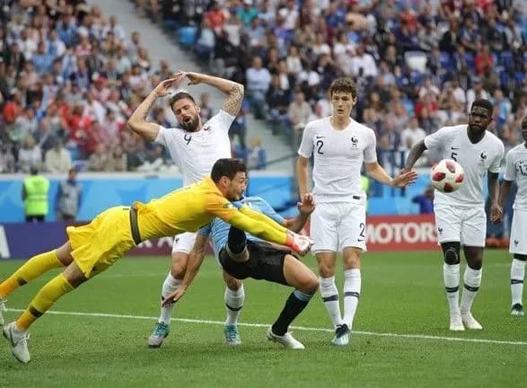 Збірна Франції стала першим півфіналістом ЧС-2018