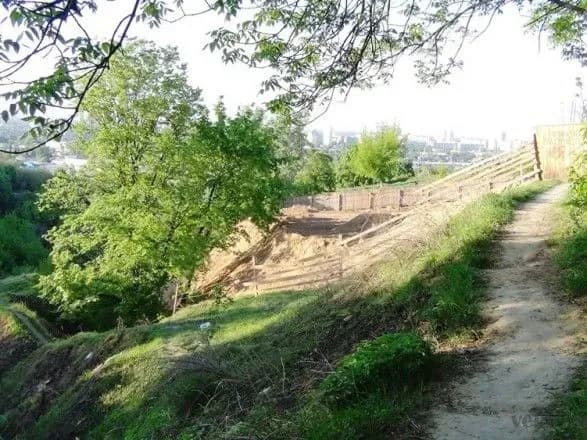 Киянина притягли до суду за самобуд на горі Юрковиця