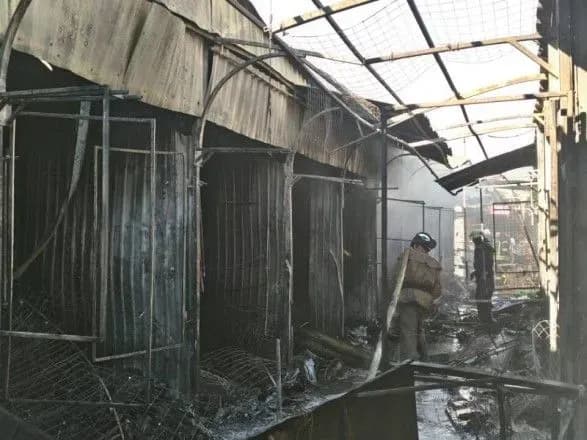 У Слов’янську загорівся Центральний базар, двох осіб госпіталізували