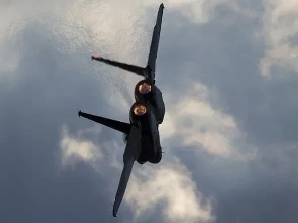 ЗМІ повідомили про підбитий літак Ізраїлю при атаці бази у сирійському Хомсі