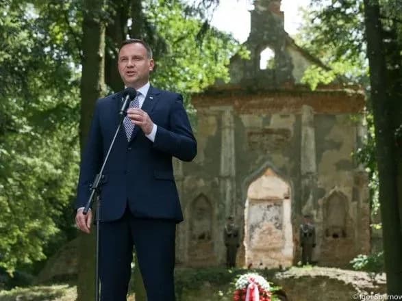 Дуда закликав українців їхати до Польщі подорожувати і заробляти