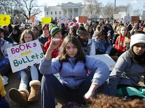 У Чикаго проходить мітинг за посилення контролю над обігом зброї